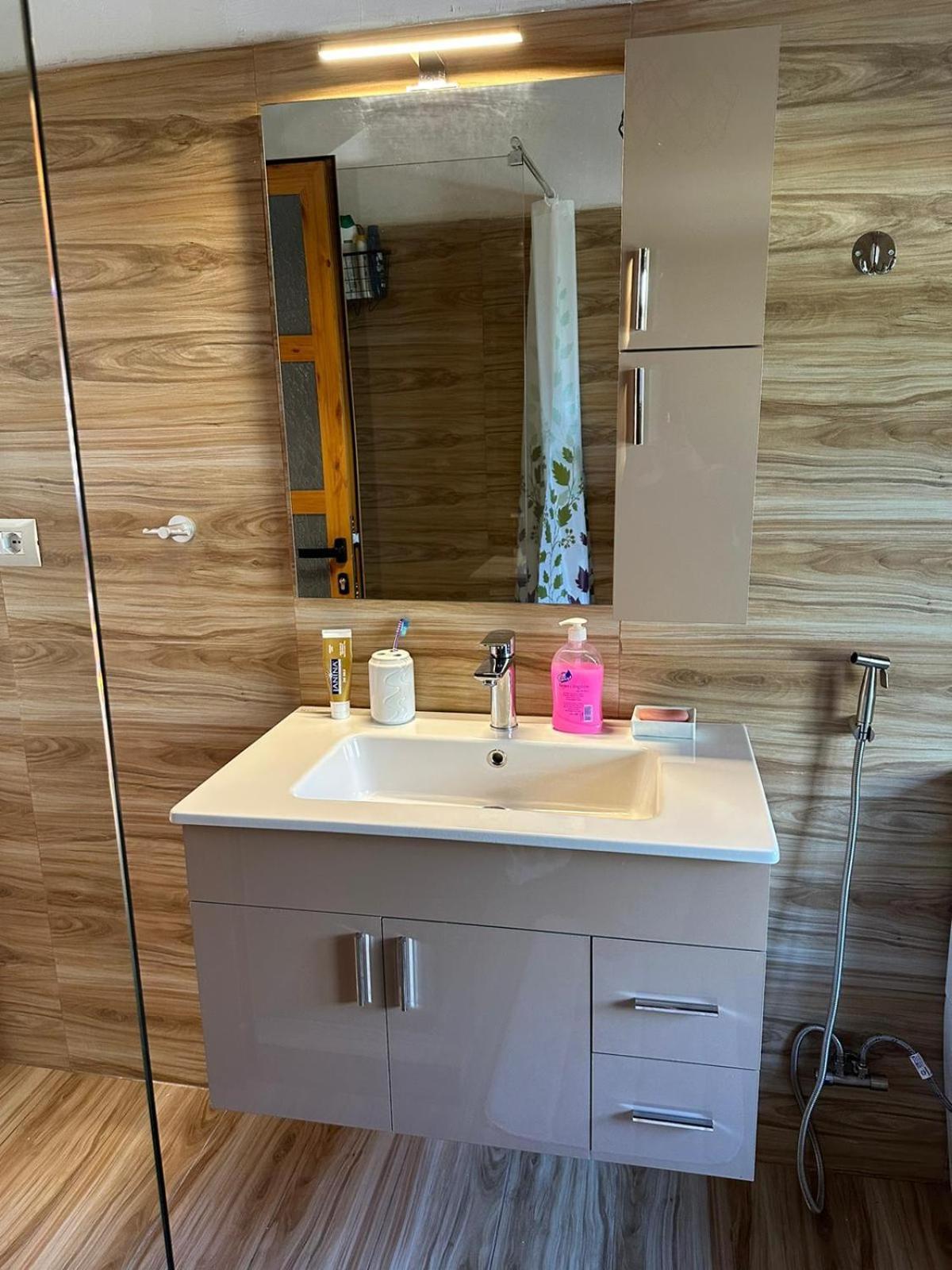 בראט Alimeti Guesthouse מראה חיצוני תמונה